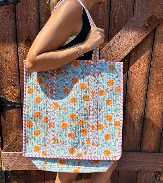 FLORAL BLUE/PINK TRIM QUILTED TOTE (X-LARGE)